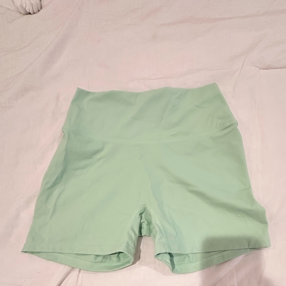 CSB SERENITY SHORTS 4” in pastel green